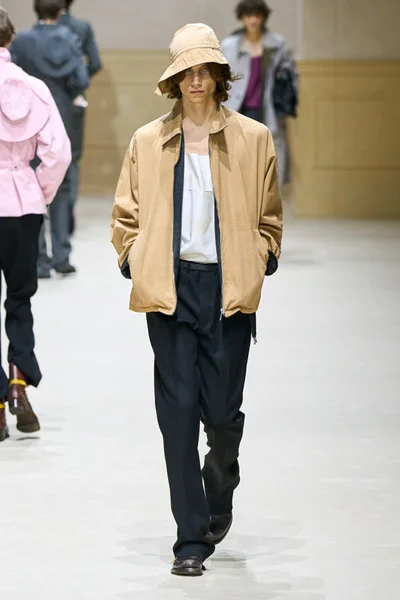 Look 48